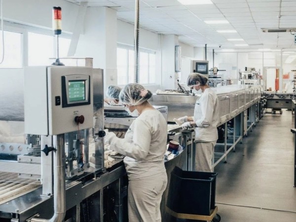 Гидроцилиндры на шпильках для производственной линии